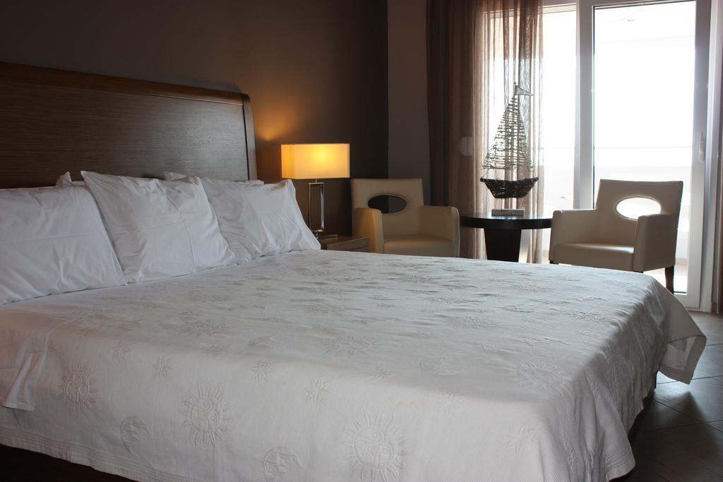 Hotel Cariatis Nea Kallikrateia エクステリア 写真