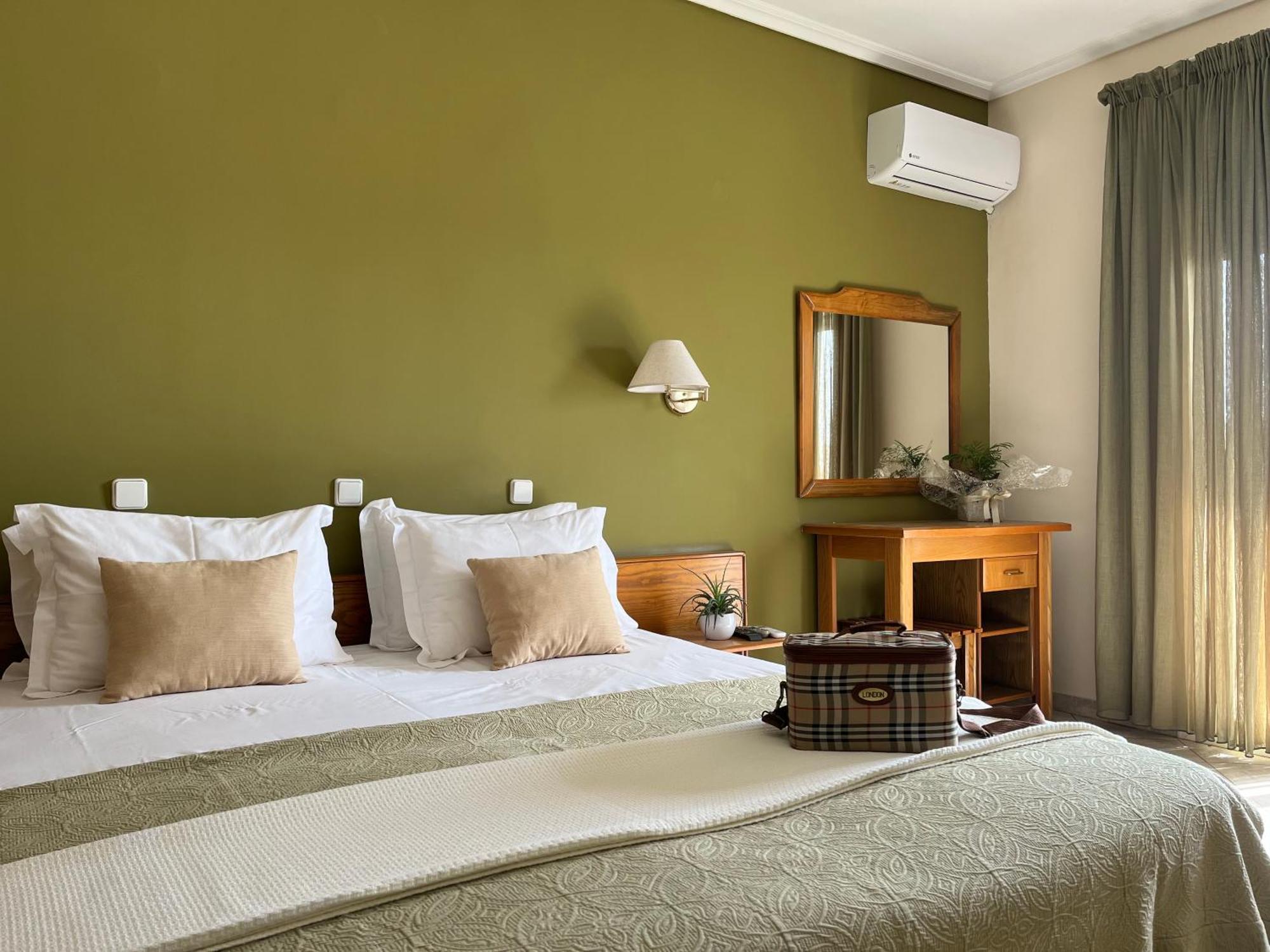 Hotel Cariatis Nea Kallikrateia エクステリア 写真