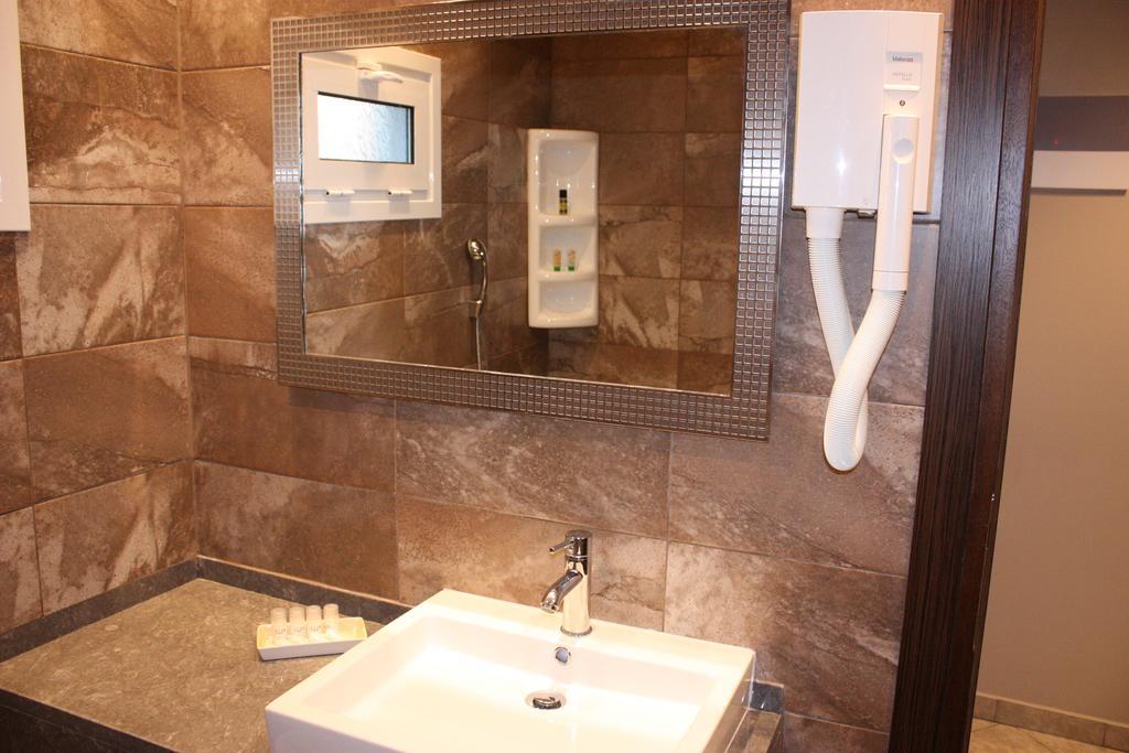 Hotel Cariatis Nea Kallikrateia エクステリア 写真