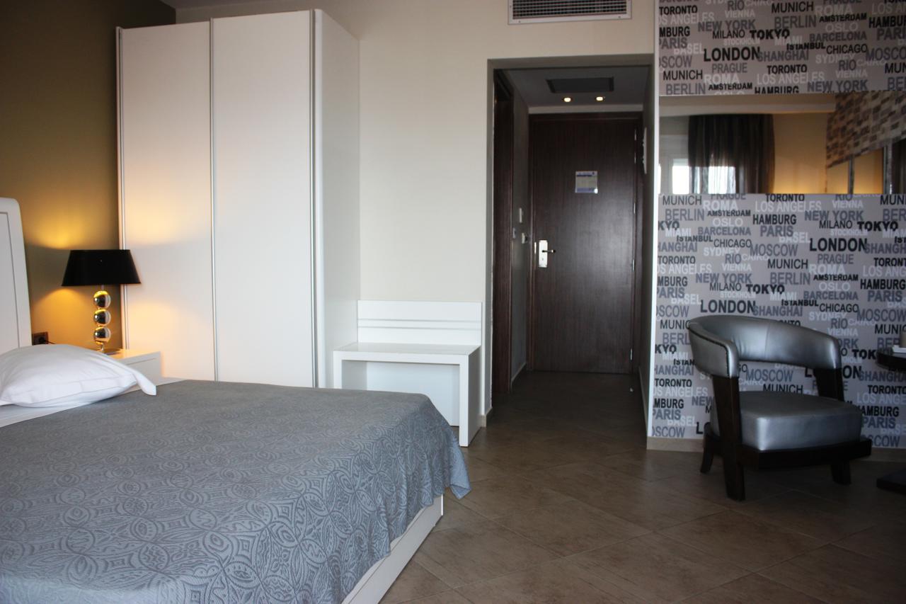 Hotel Cariatis Nea Kallikrateia エクステリア 写真