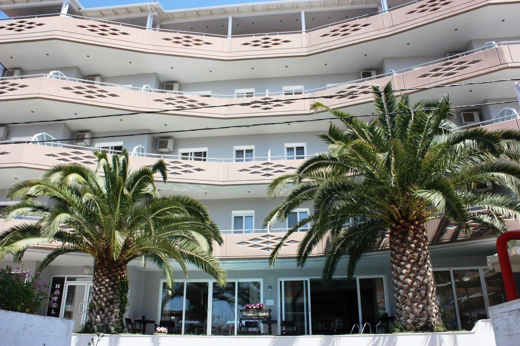 Hotel Cariatis Nea Kallikrateia エクステリア 写真