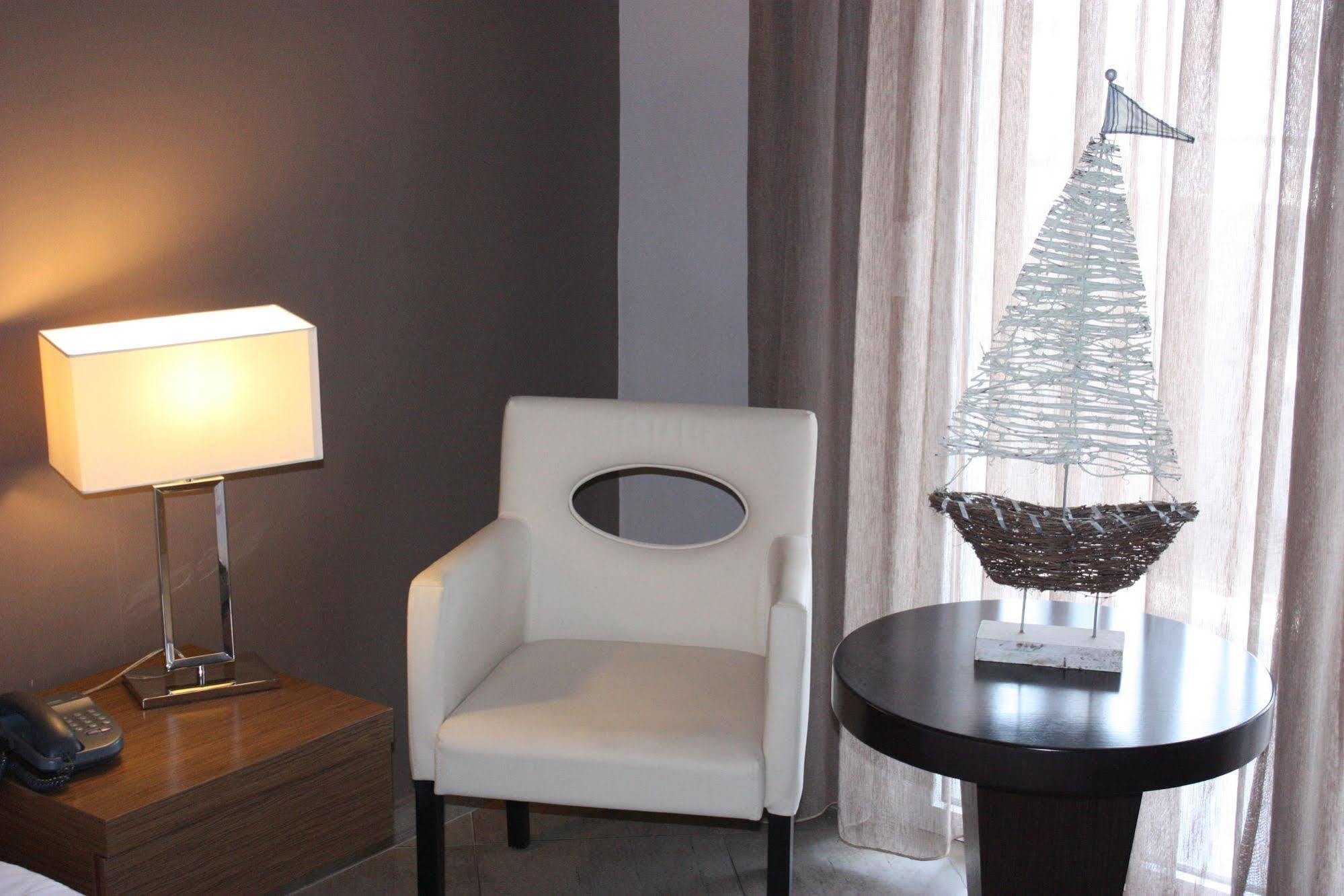 Hotel Cariatis Nea Kallikrateia エクステリア 写真